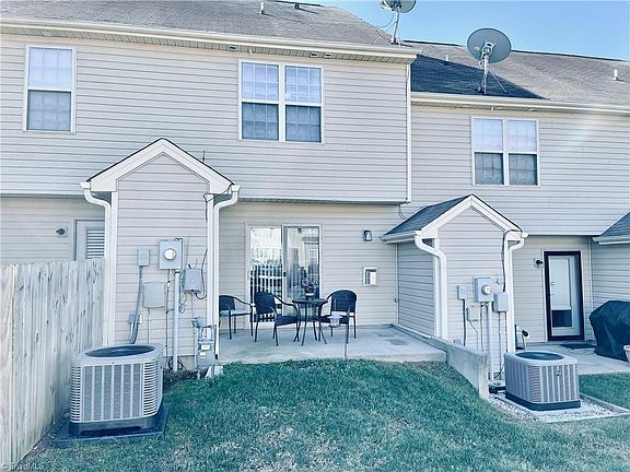 4th image of 4332 Bastille Dr