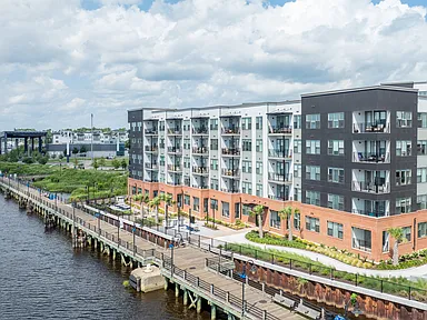 Metropolitan at the Riverwalk