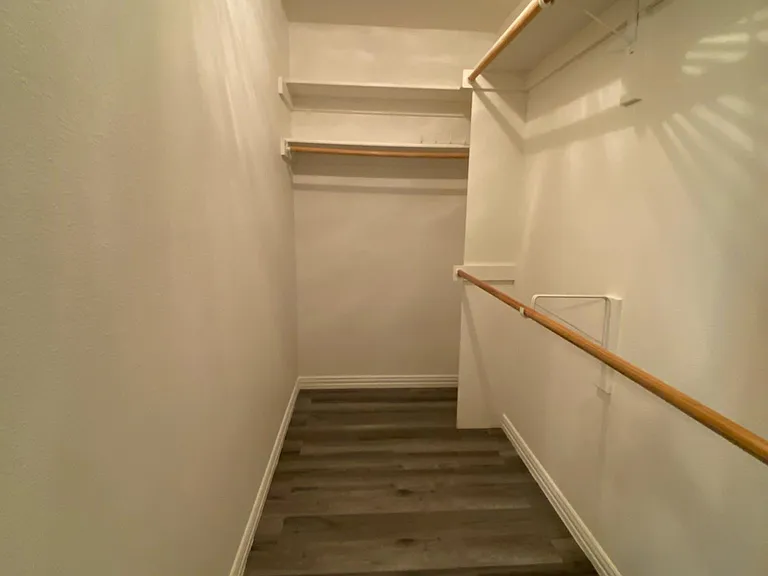 1212 Oak Valley — Photo 9