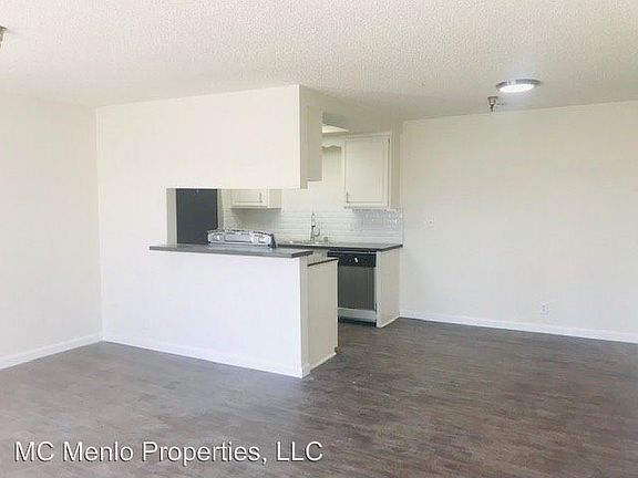 4th image of 11702 Menlo Ave APT 08