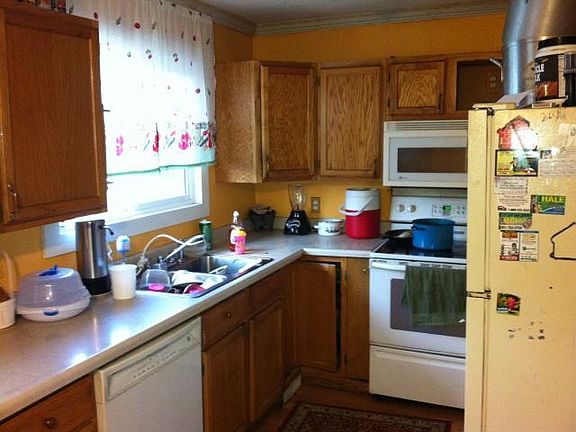 4th image of 1720 W Independence Blvd N