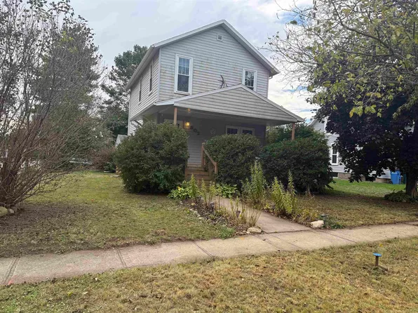 802 K Ave, Grundy Center, IA 50638