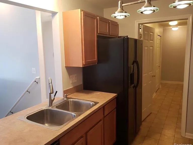 11770 Farmington Rd — Photo 3