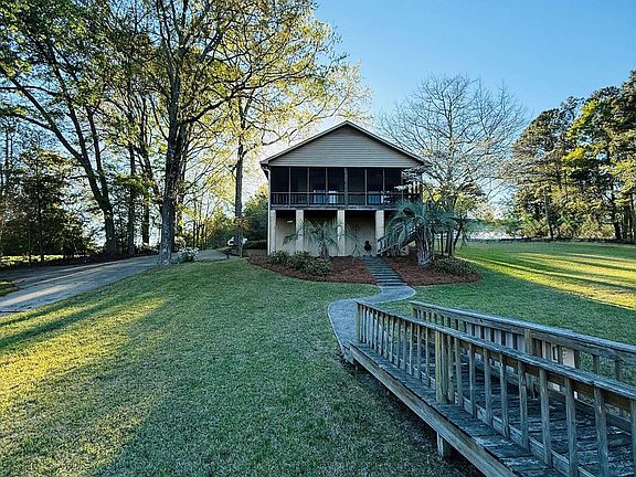 3rd image of 60 Mallard Cove Rd