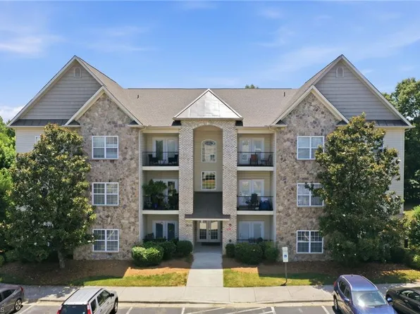 3610 Spanish Peak Dr APT 1B, High Pt, NC 27265