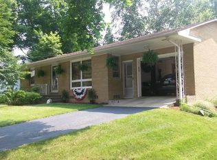 108 5th St, Walnut, IL 61376