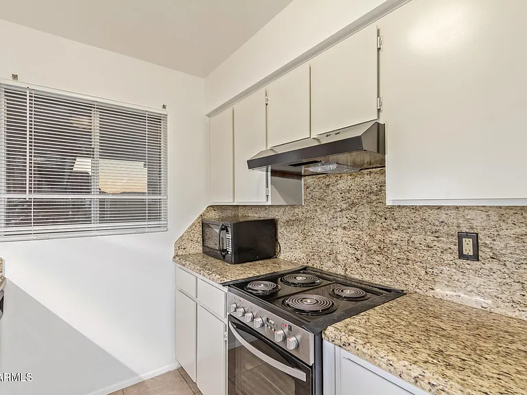 511 W Blackhawk Dr #4 — Photo 16