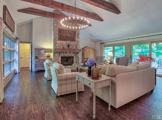 441 Round Hill Rd, Sapphire, NC 28774