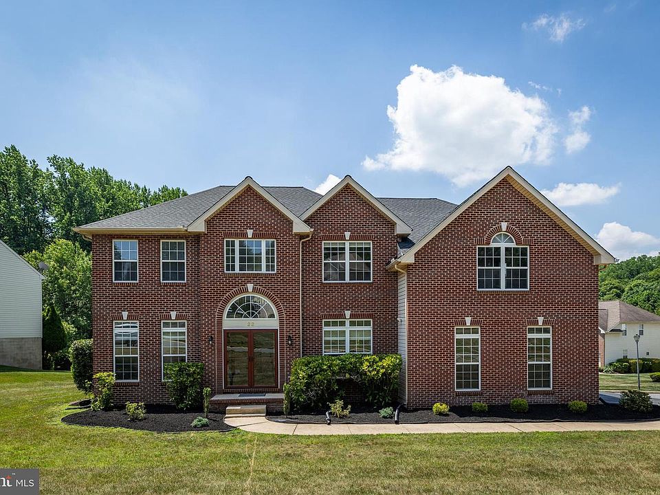 1st image of 22 Hidden Oaks Blvd