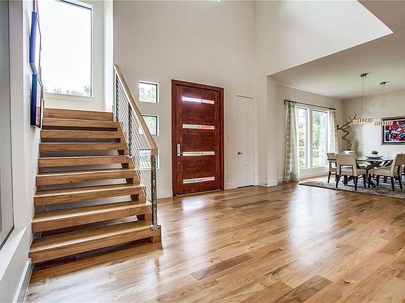 3rd image of 4915 Nashwood Ln