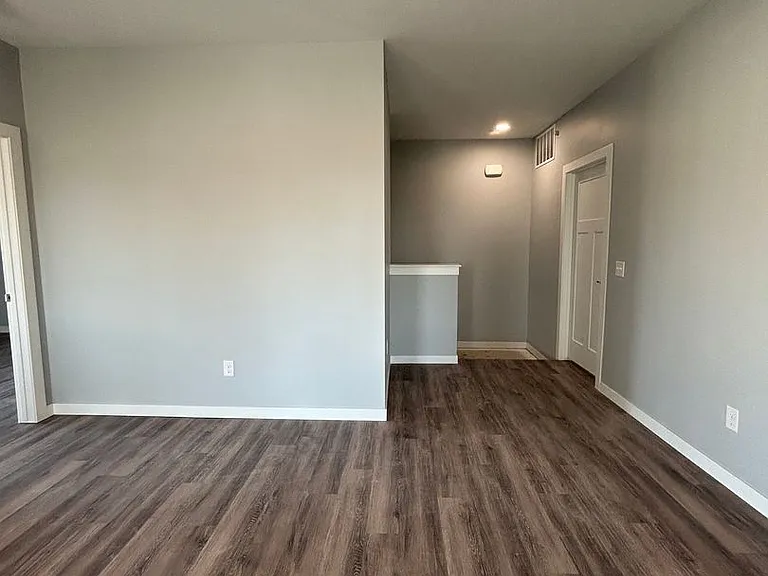 2724 Silver St — Photo 15