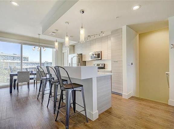 5th image of 604 N Bluff Dr #257