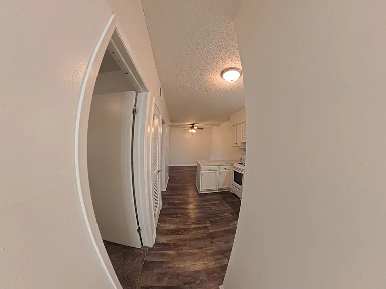 214 NW Chapel Dr #1 — Photo 4