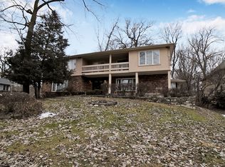 1040 35th St, Downers Grove, IL 60515