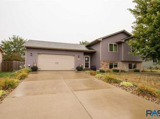 7813 W Eli Ct, Sioux Falls, SD 57106