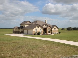131 Triple Bend Dr, La Vernia, TX 78121