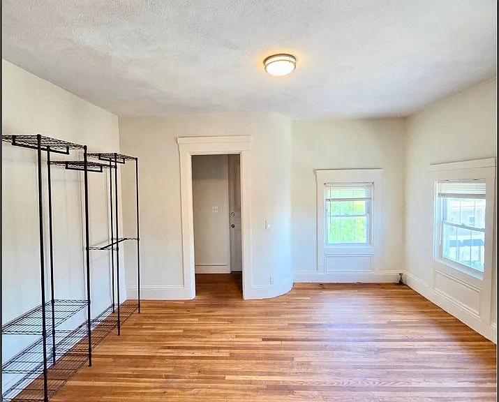 123 Elmwood Avenue — Photo 8