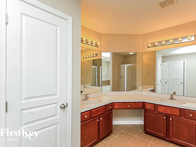 176 Darbys Run Ct — Photo 10