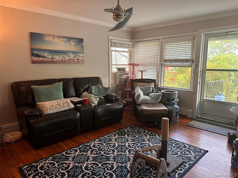 537 E Chester St — Photo 5