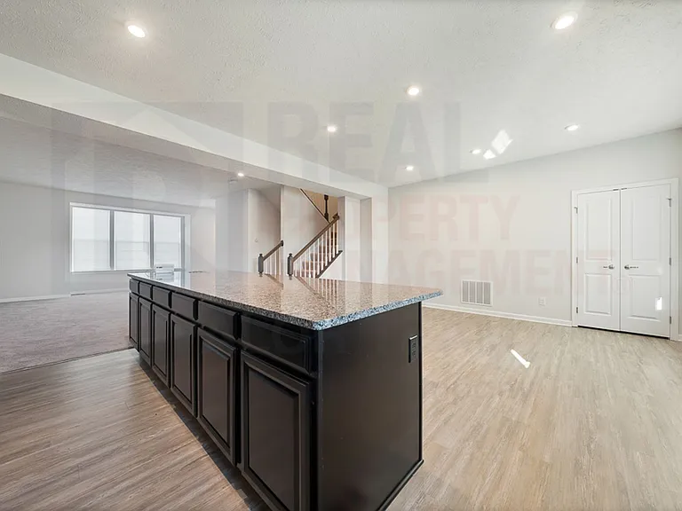 4011 N Steels Cir — Photo 17