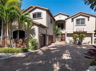 15539 Redington Dr, Redington Beach, FL 33708