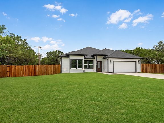 3rd image of 4836 Cedar Hill Dr