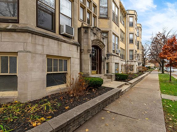 2nd image of 1042 Washington Blvd APT 3W