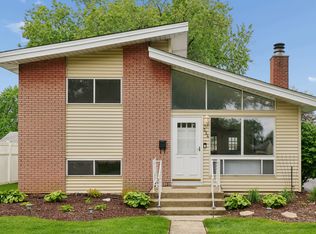 324 Mission Ave, Villa Park, IL 60181