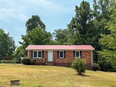 1098 Maison Ct, Blairs, VA, 24527