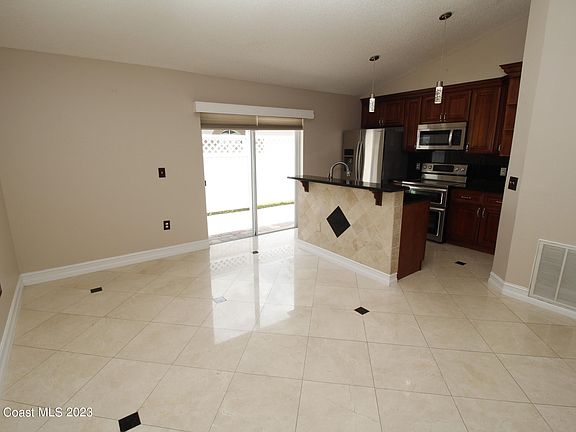 3rd image of 2729 Maderia Cir