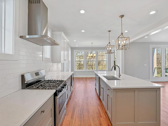 4th image of 1906B Hutton Dr