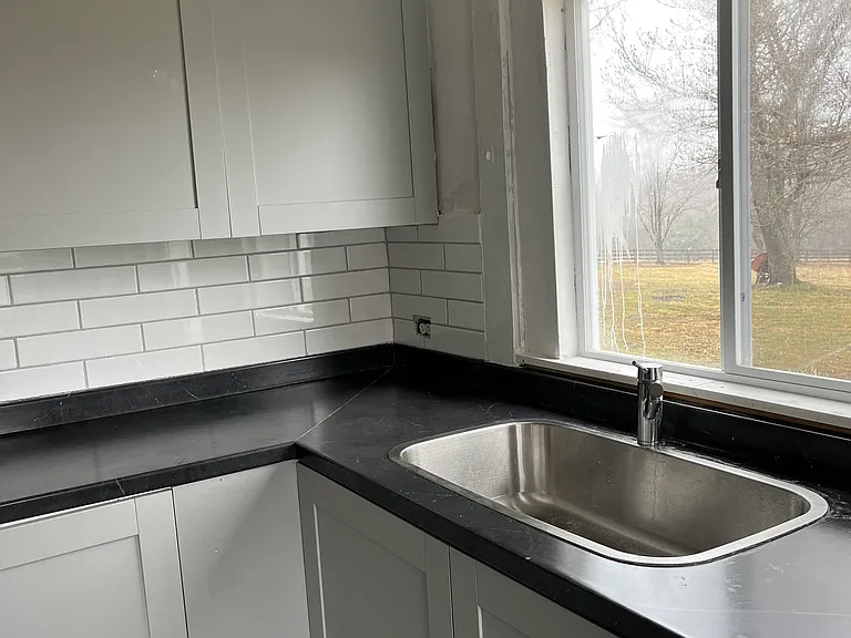 383 Starling Dr — Photo 3