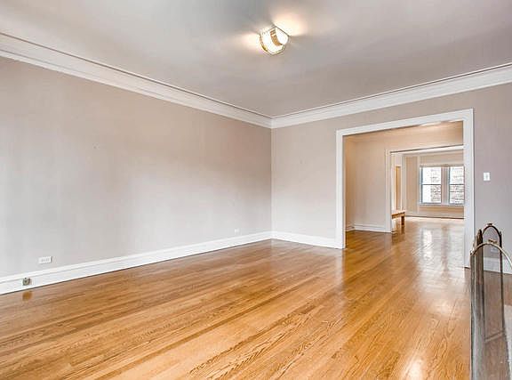 3rd image of 803 Hinman Ave APT 2