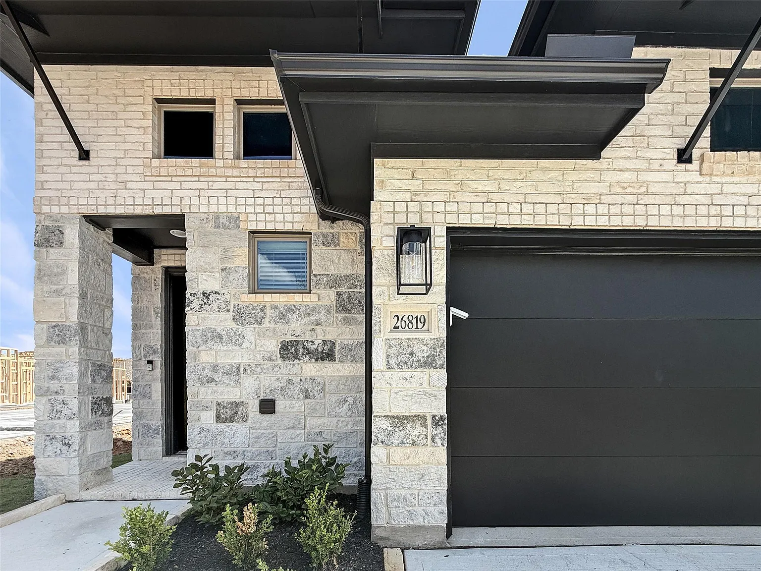 4 bed, 3.0 bath, 1736 sqft, $3,100 — Photo 3