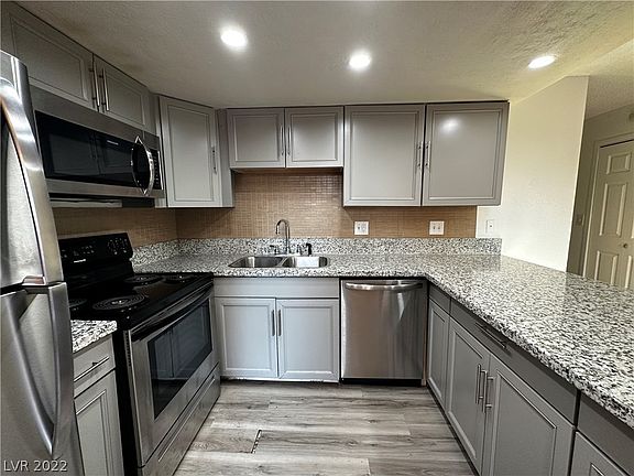 2nd image of 4300 N Lamont St APT 268