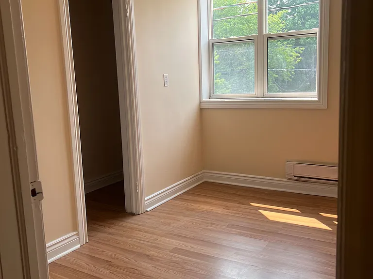 788 Eglinton Ave E #1 — Photo 7