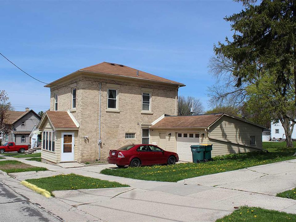1st image of 1202 Riverview Dr
