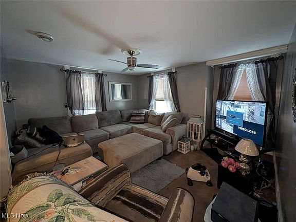 2nd image of 4227 Archwood Ave