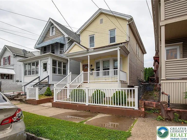 68 S Meade St — Photo 3