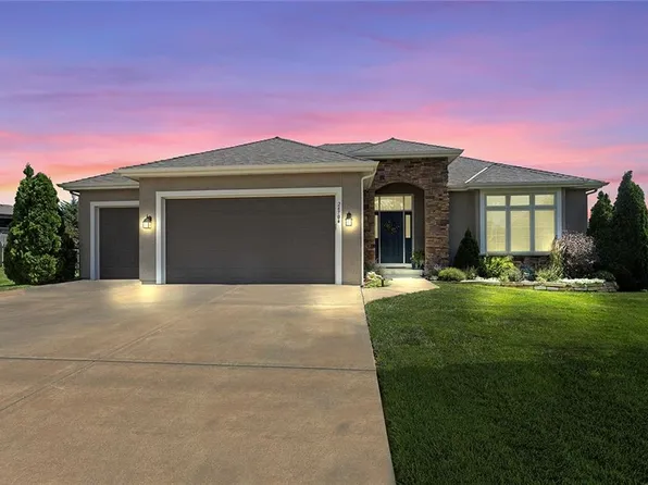 24704 W 77th St, Shawnee, KS 66227