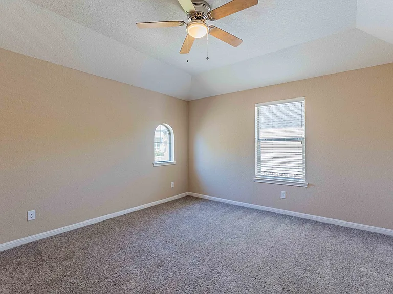 8730 Poppy Hls — Photo 29