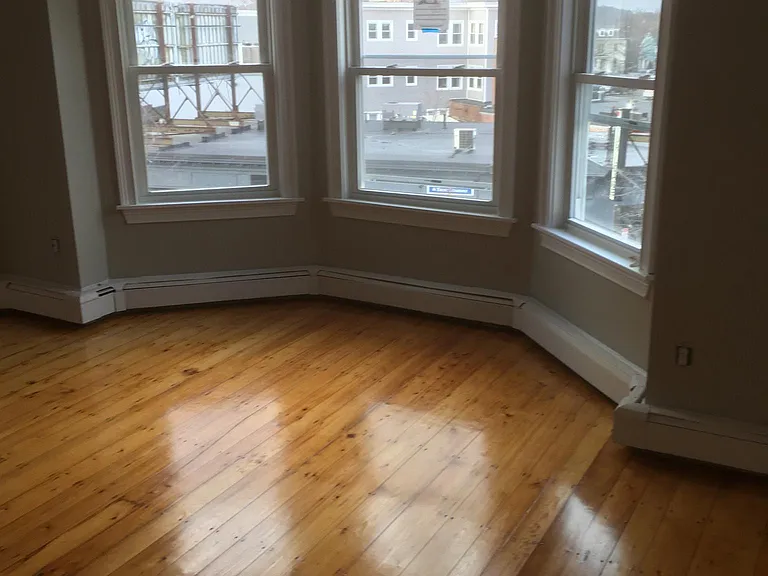 394 Centre St #3 — Photo 4