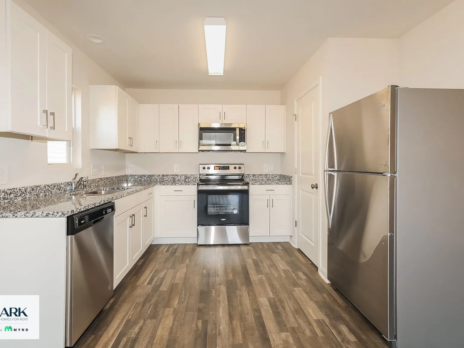 3 bed, 2.0 bath, 1200 sqft, $1,539 — Photo 3