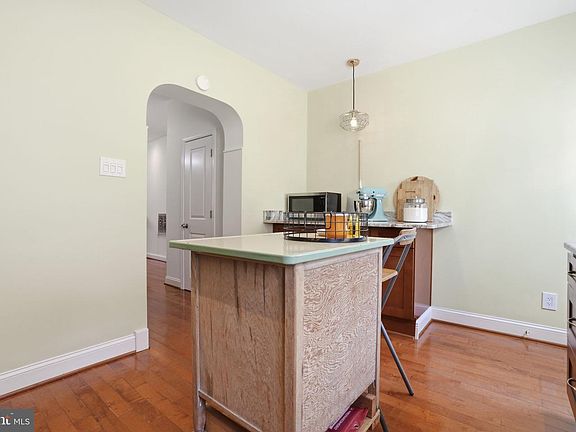 4th image of 1134 Cantrell St