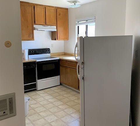 3rd image of 1291 Murray Ave APT 6