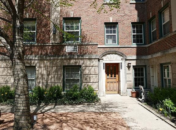 2nd image of 1816 W Chase Ave APT 3
