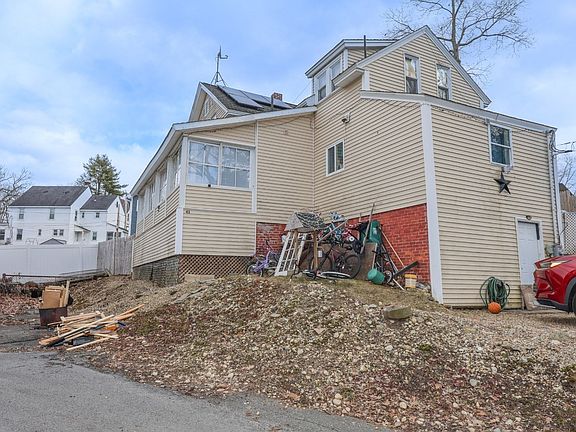 3rd image of 43 Emerald St