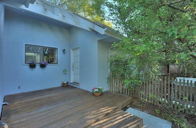 1st image of 1302A Greenwood Ave