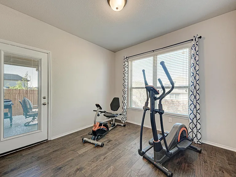136 Finley St — Photo 32