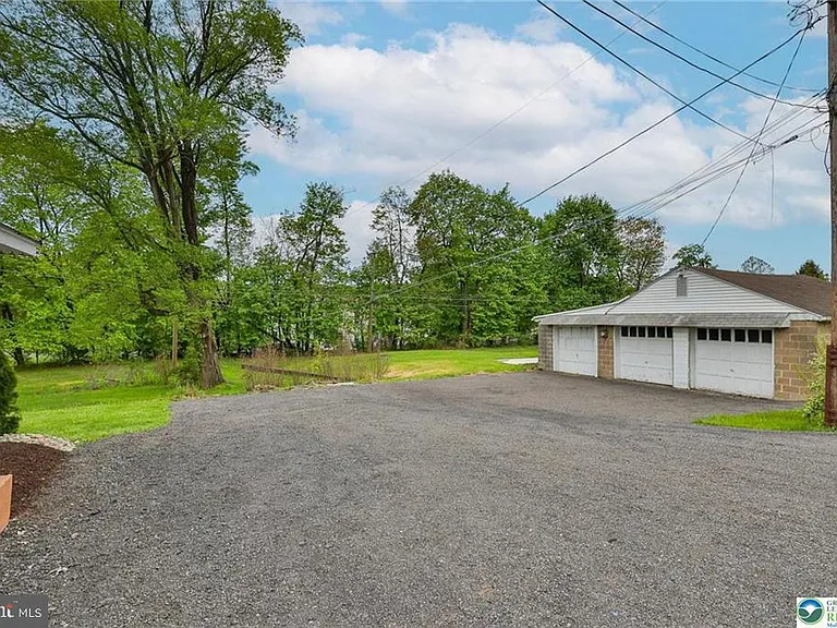 1861 E Emmaus Ave — Photo 11
